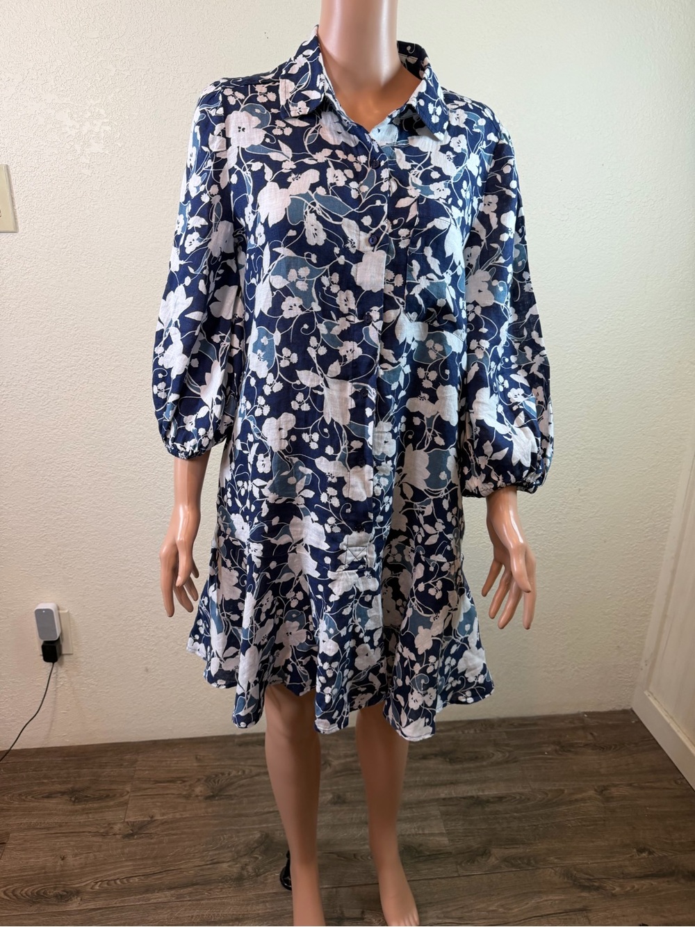 Charter Club Navy and White Floral Button-Front Swing Coverup medium 100% linen - Picture 2 of 14
